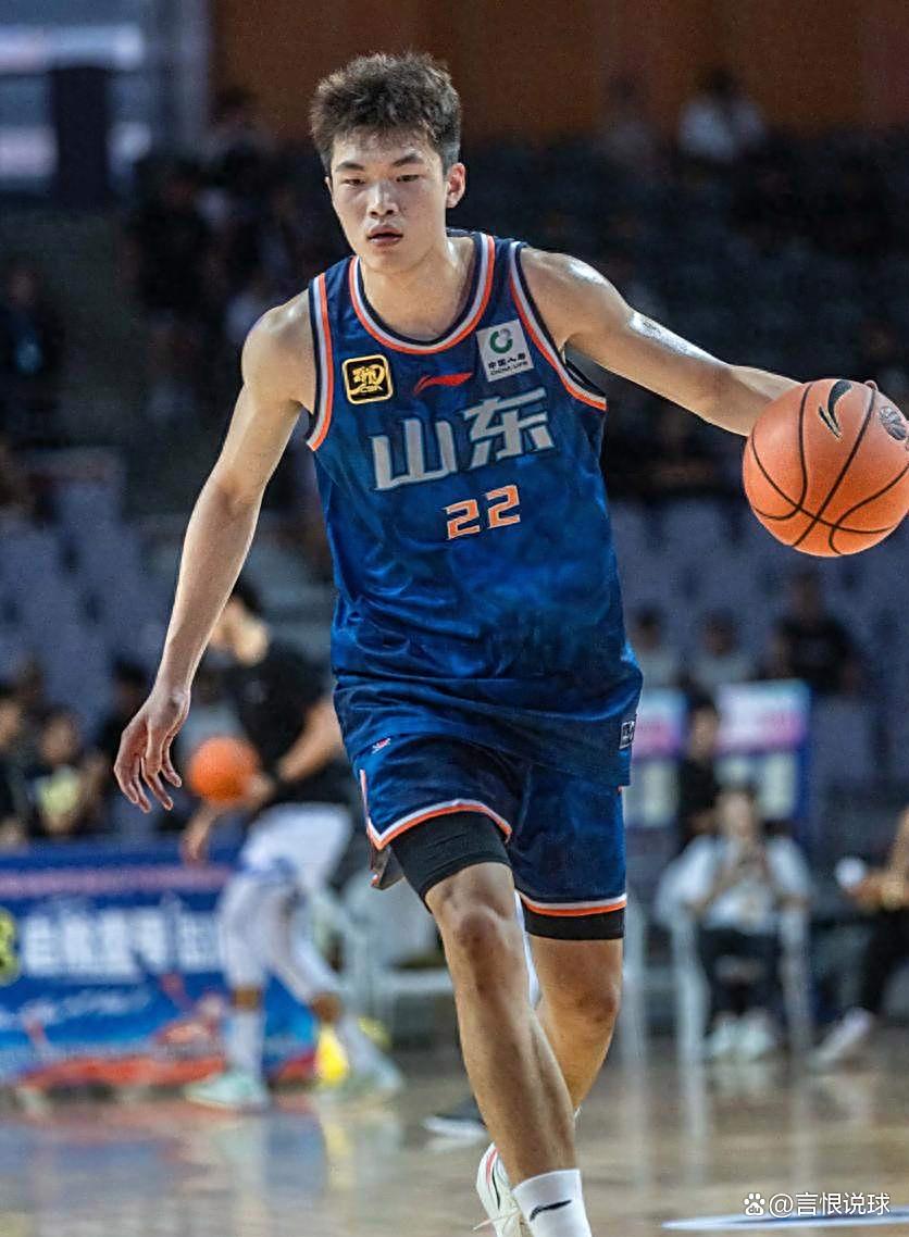 包含英超清晨走向成谜，山东男篮主帅复盘，赛场秩序良好，控场能力受关注的词条