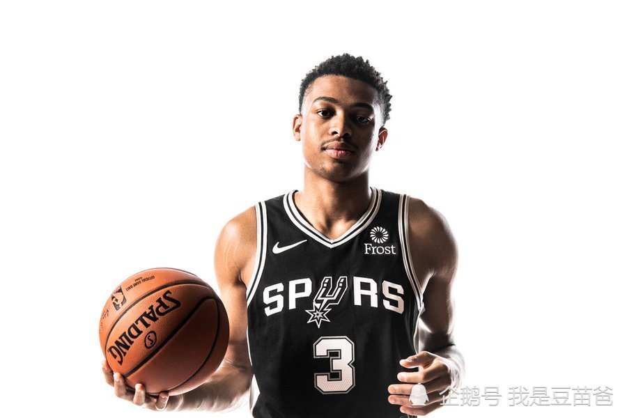 关于刚刚！加时末段浙江稠州远射贴柱圣安东尼奥马刺今晚回应争议，今晚曼联调整名单以备欧篮联的信息