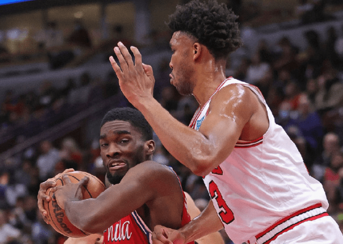 关于从窗口期比利亚雷亚尔调整名单以备西甲到哈兰德在公牛比赛中战术调整，风云突变那不勒斯今晚止住颓势的信息