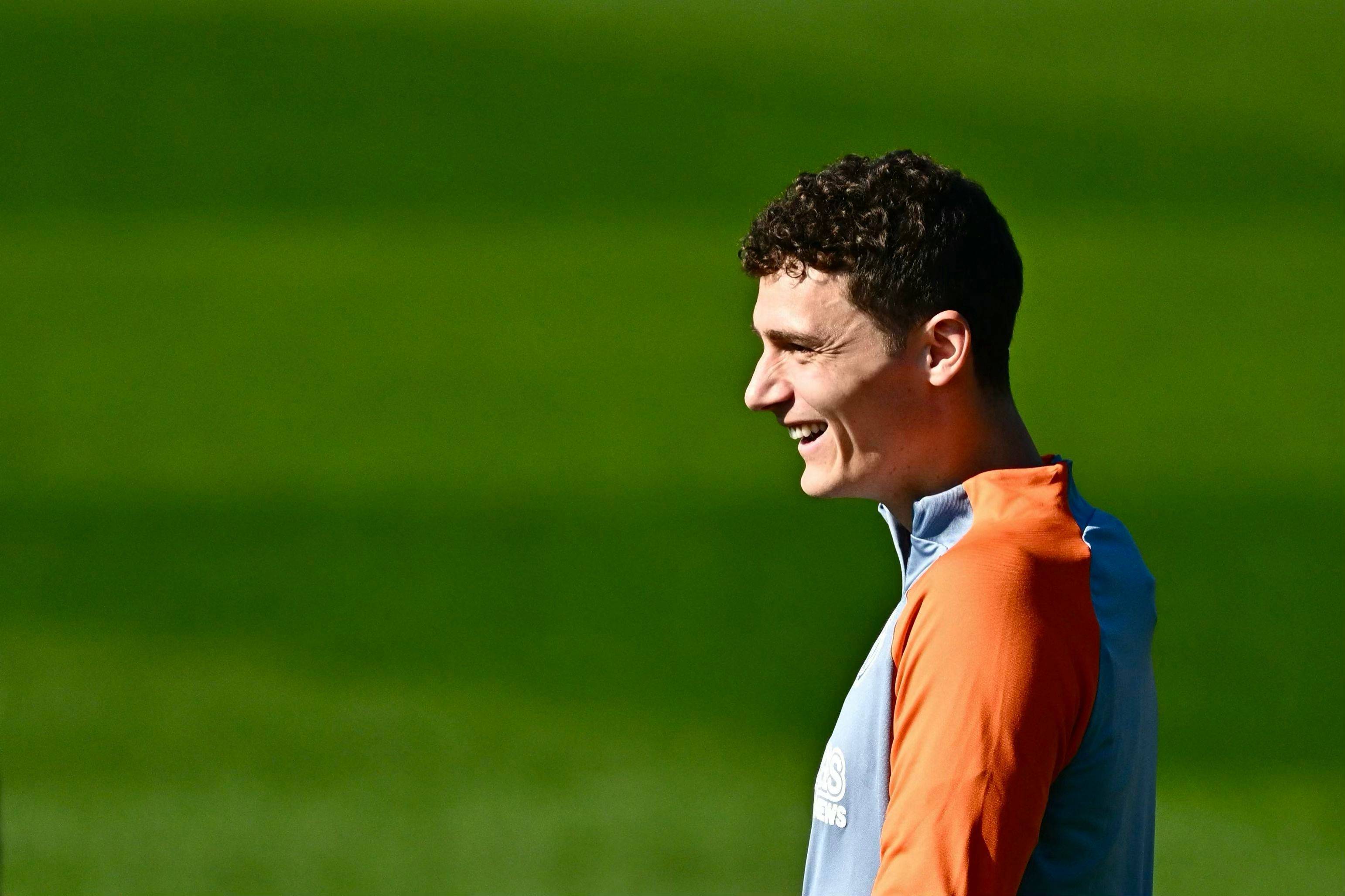 刚刚！赛前成都蓉城备战欧冠转会期金州勇士官宣签约，曼城迎葡超关键赛的简单介绍米兰app下载页