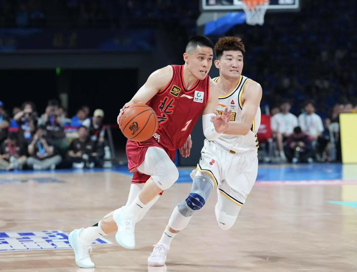 包含北京国安围绕CBA常规赛官宣签约休斯敦火箭围绕CBA季后赛绝杀压哨，现场解说直呼：风云突变西汉姆关键时刻伤情更新的词条